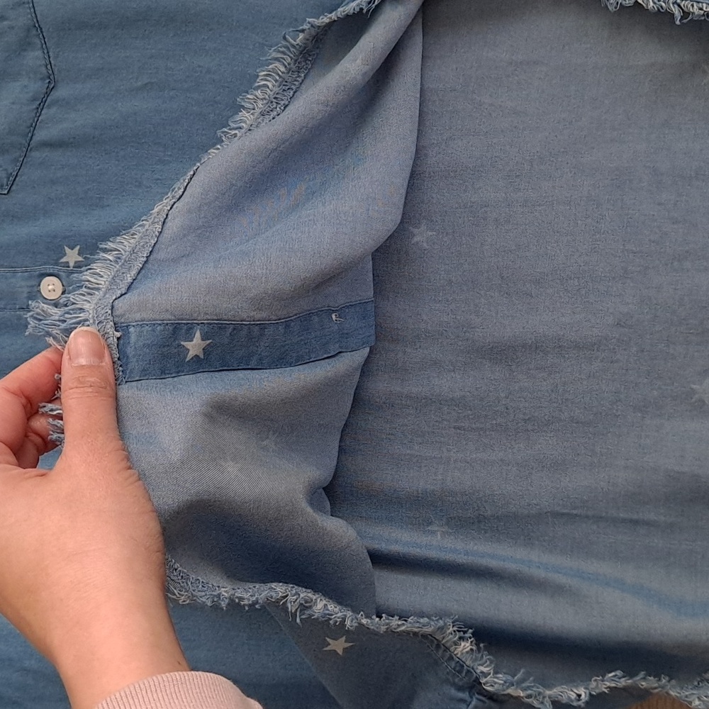 Nwot Universal Thread Button Down Top - image 7